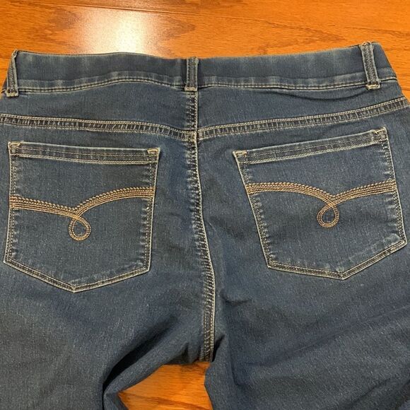 Riders by Lee size 16 midrise Capri - Picture 2 of 8